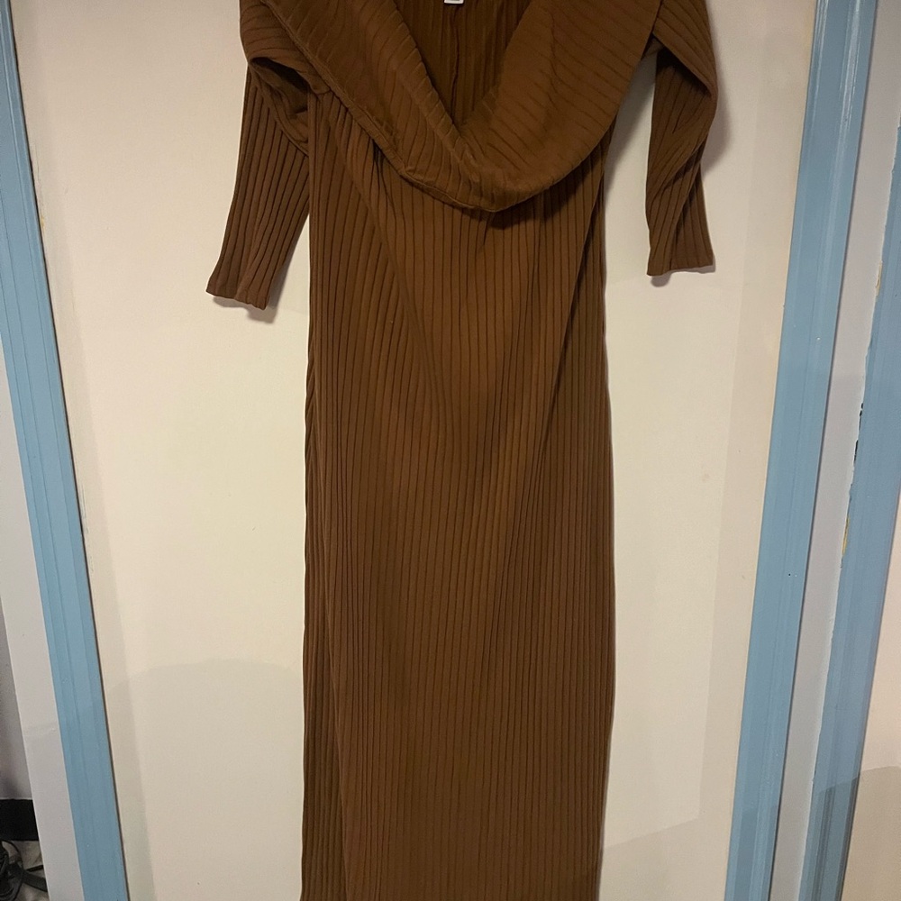 Old Navy Brown Ribbed Off-Shoulder Maxi Dress